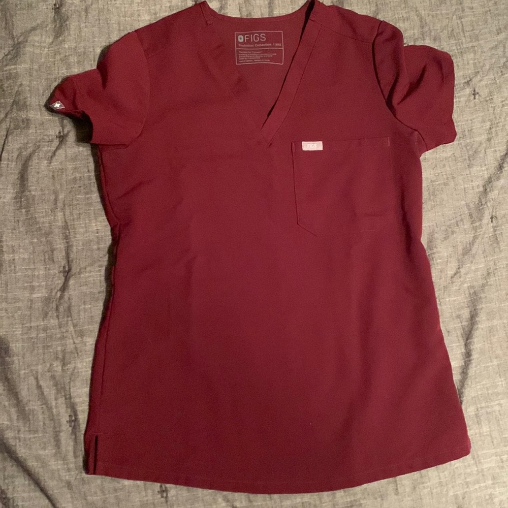 Figs one pocket top